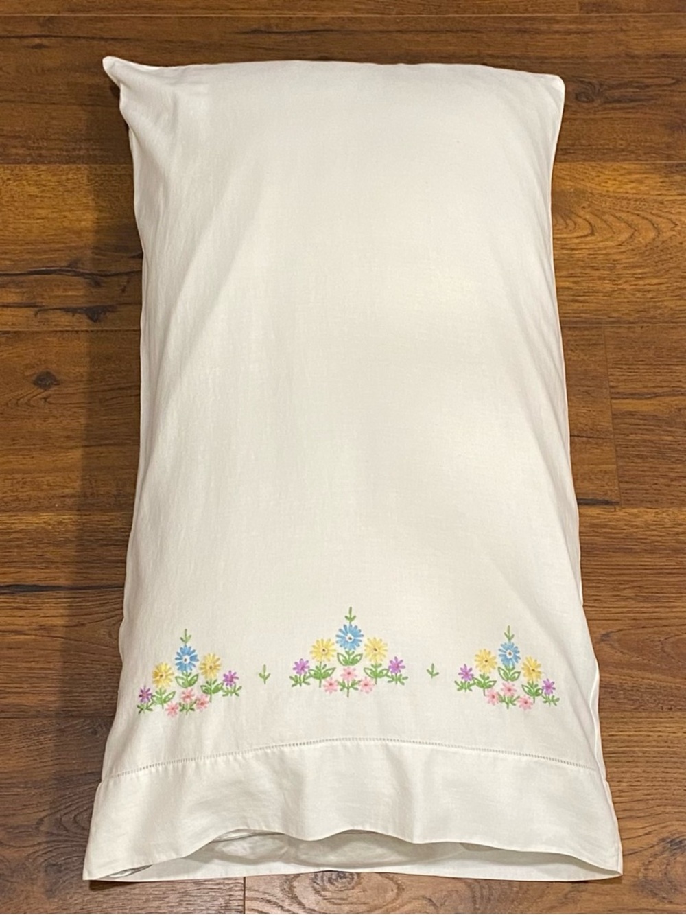 Vintage White Cottagecore Pillowcase with Embroidered Pastel Daisies - Picture 2 of 7